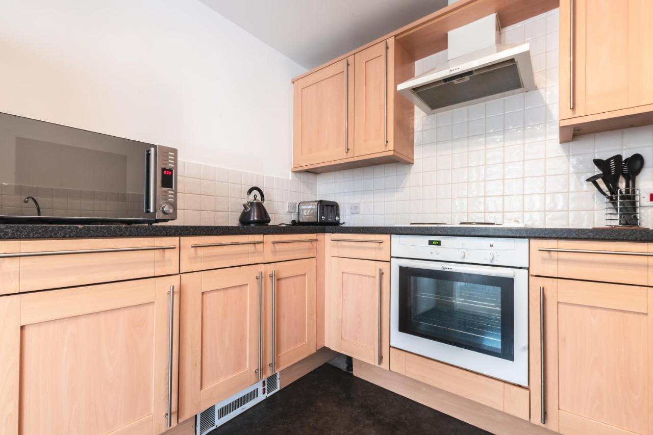 Best Price! Large Spacious 2 Bed Apartment - King Size Or Single Beds, Sofabeds, Smart Tvs, Free Parking 南安普敦 外观 照片